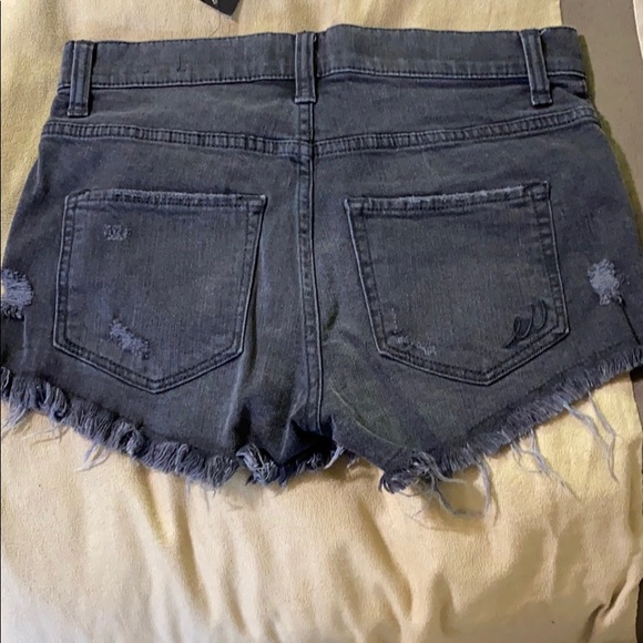EXPRESS Jean Shorts - Picture 2 of 3